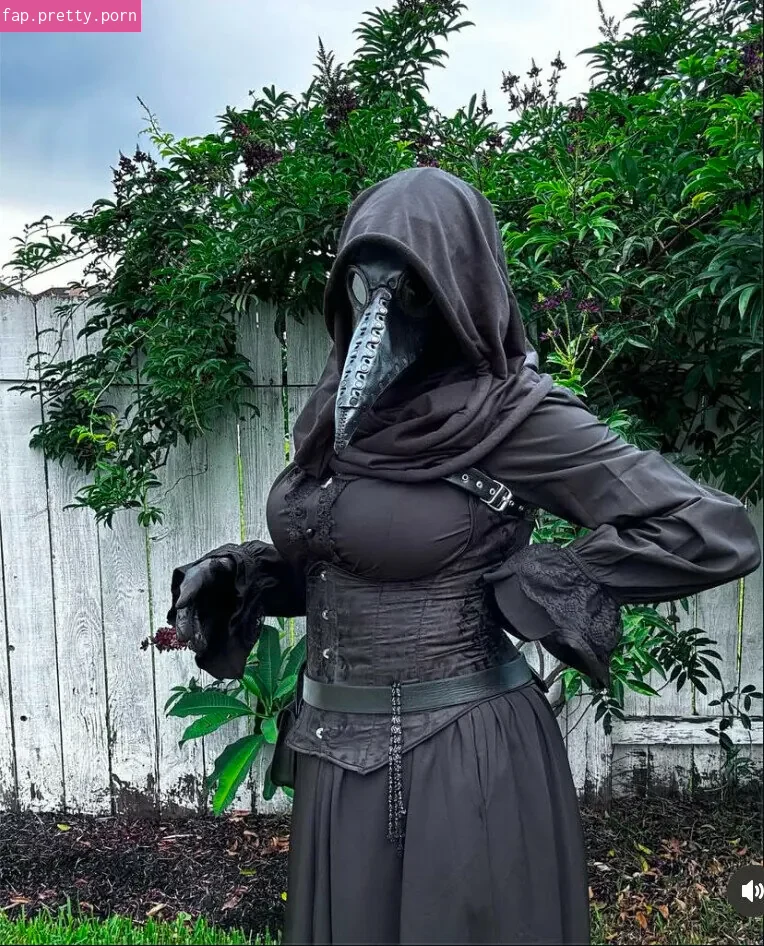 Dr. Ravensong - Photo #01