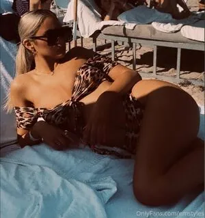 Dressupblondie