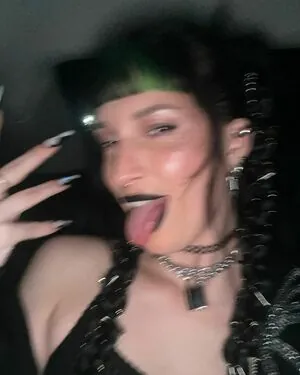 Dani Thorne