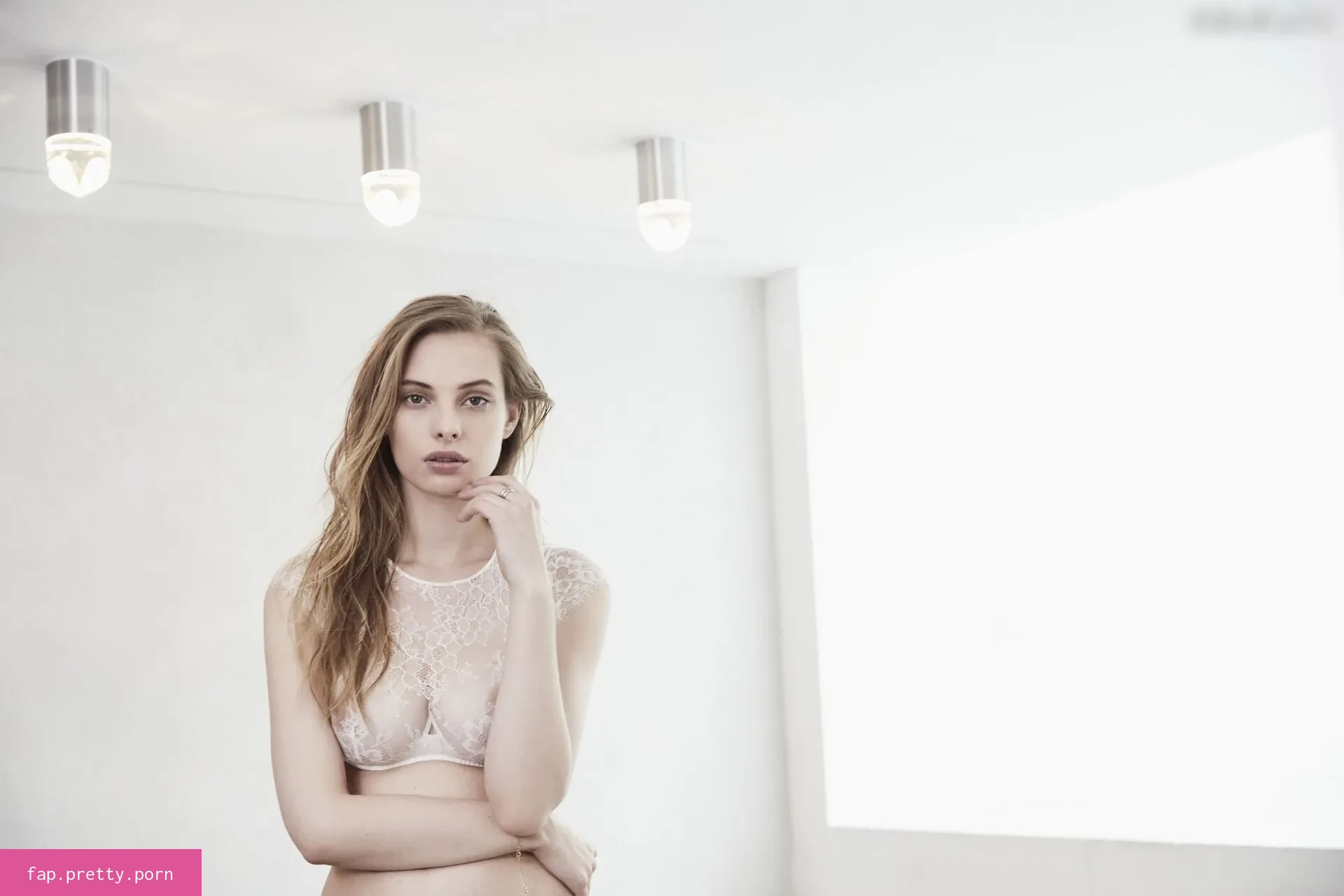 Dioni Tabbers - Photo #01