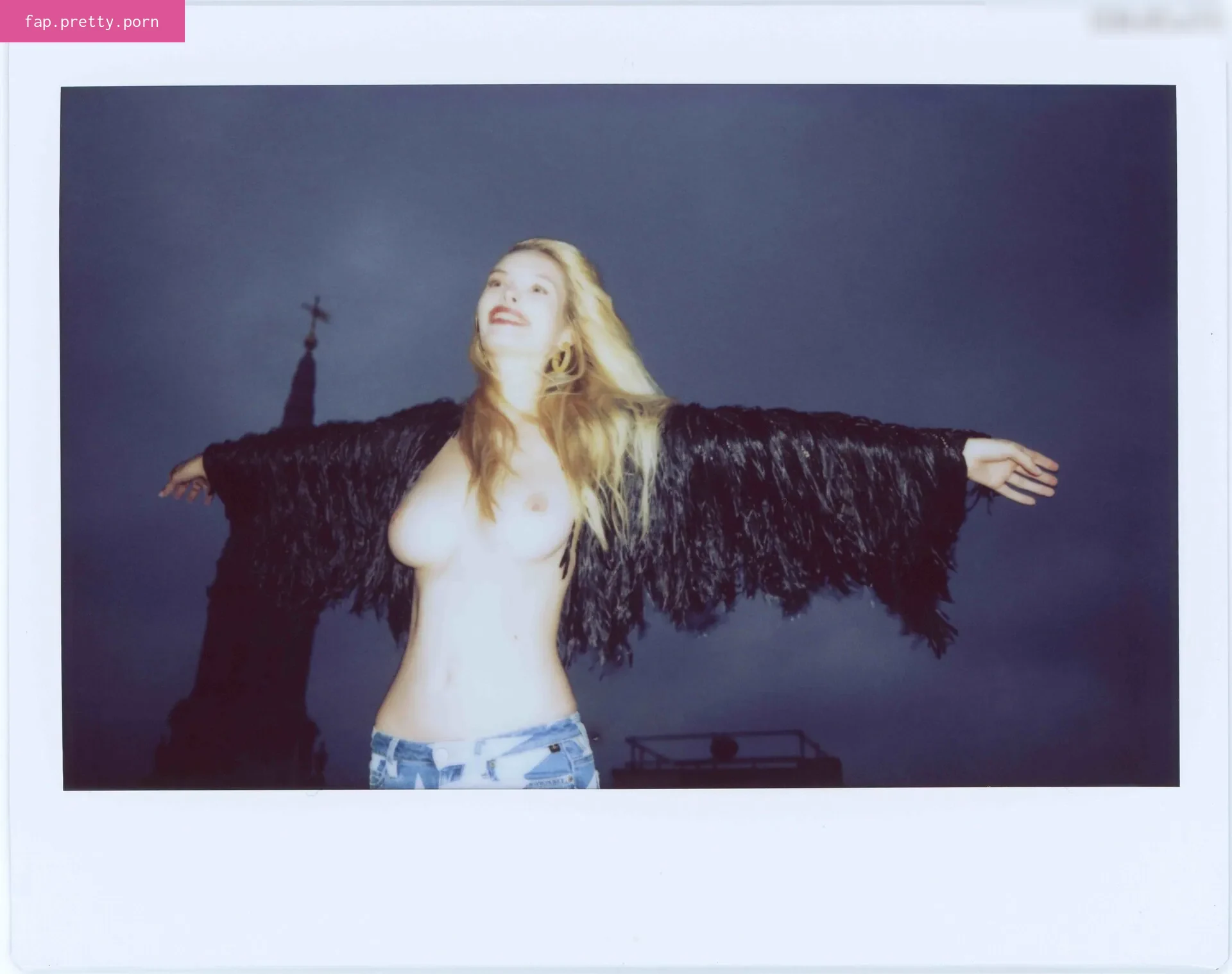 Dioni Tabbers - Photo #04