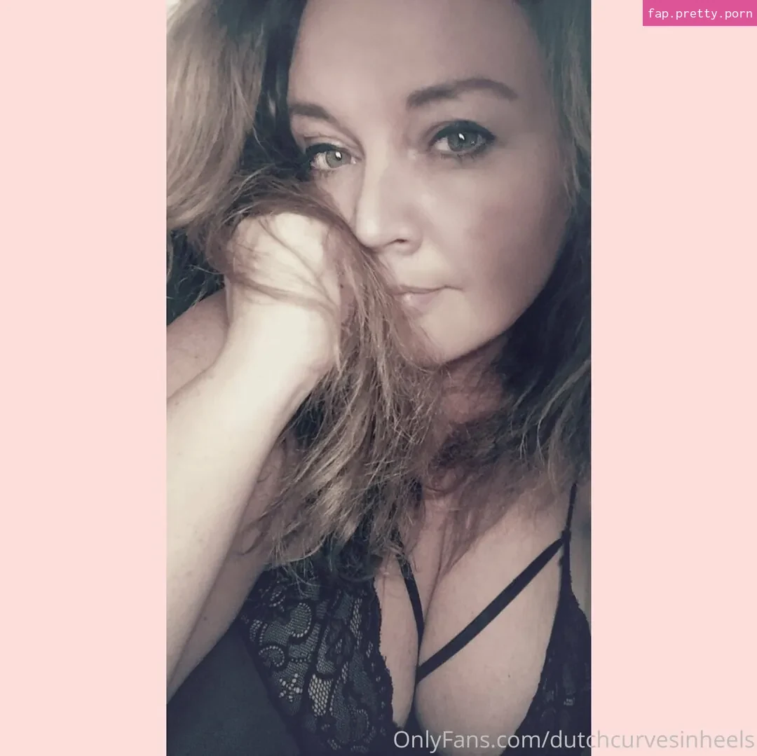 dutchcurvesinheels - Photo #23