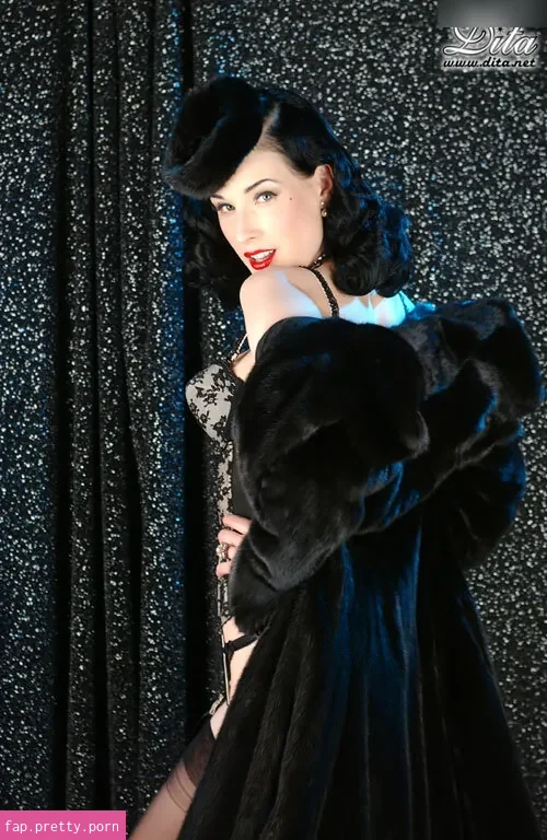 Dita Von Teese - Photo #21