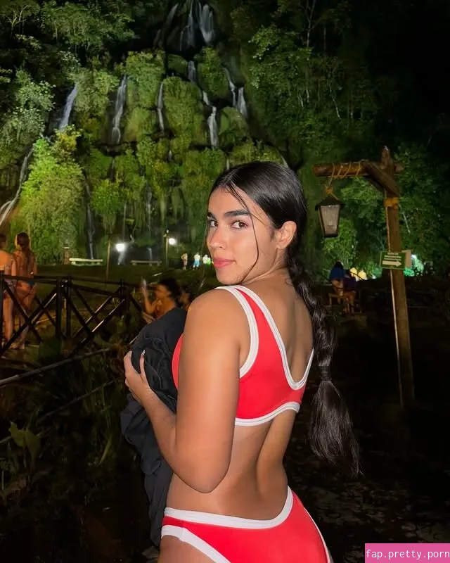 Danika Zapata - Photo #05