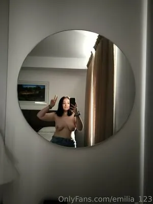emilia_123