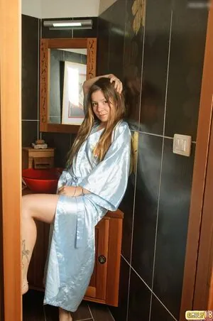 Emily 18