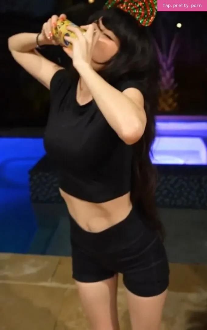 Emiru - Photo #37
