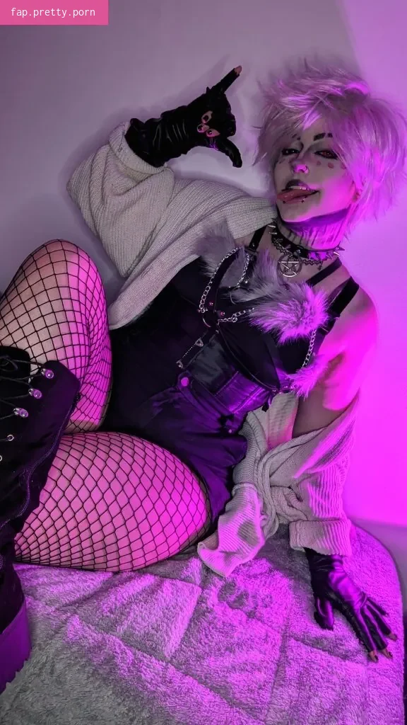 Easygoinggoth - Photo #24