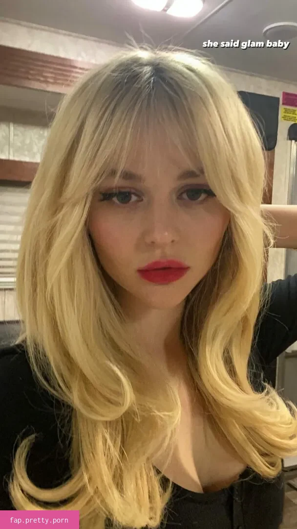 Emily Alyn Lind - Photo #29