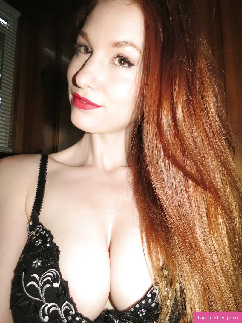 Emily Archer - Photo #09