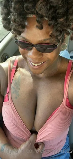 ebonyglutes01