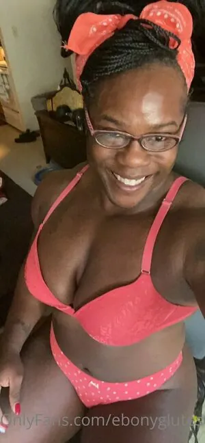 ebonyglutes01