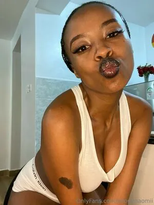 ebonynaomii