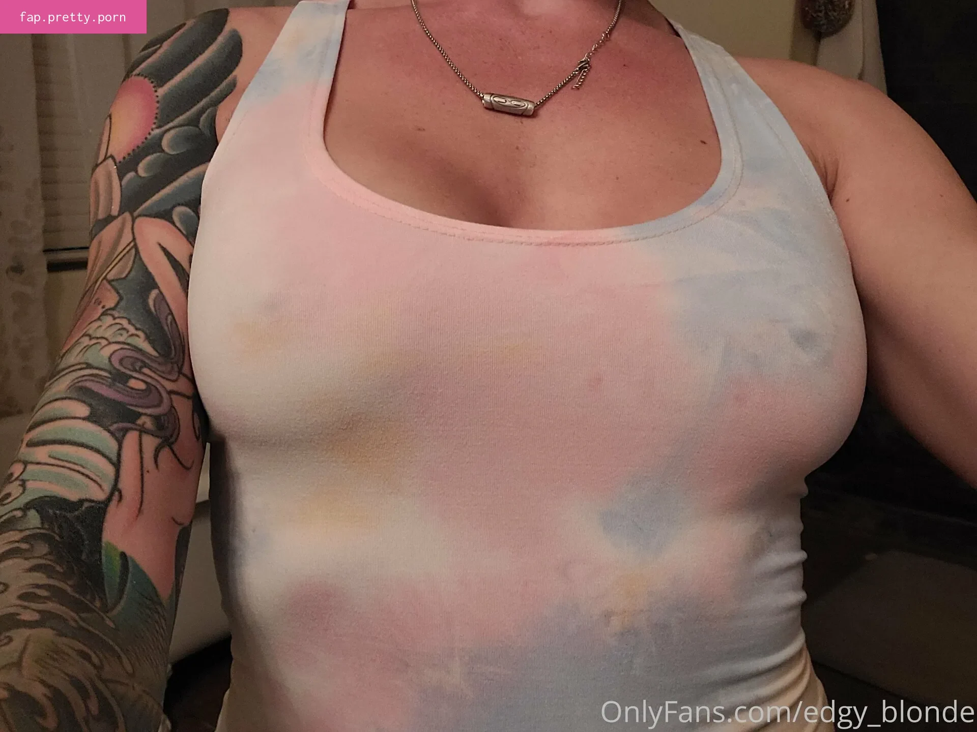 edgy_blonde - Photo #01