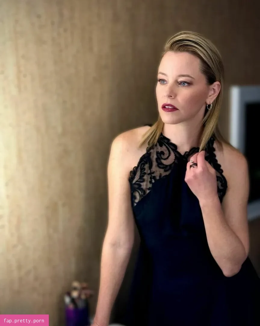 Elizabeth Banks - Photo #33