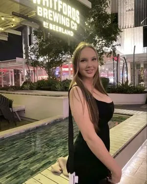 Ella B