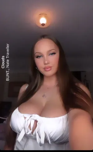 Ella B