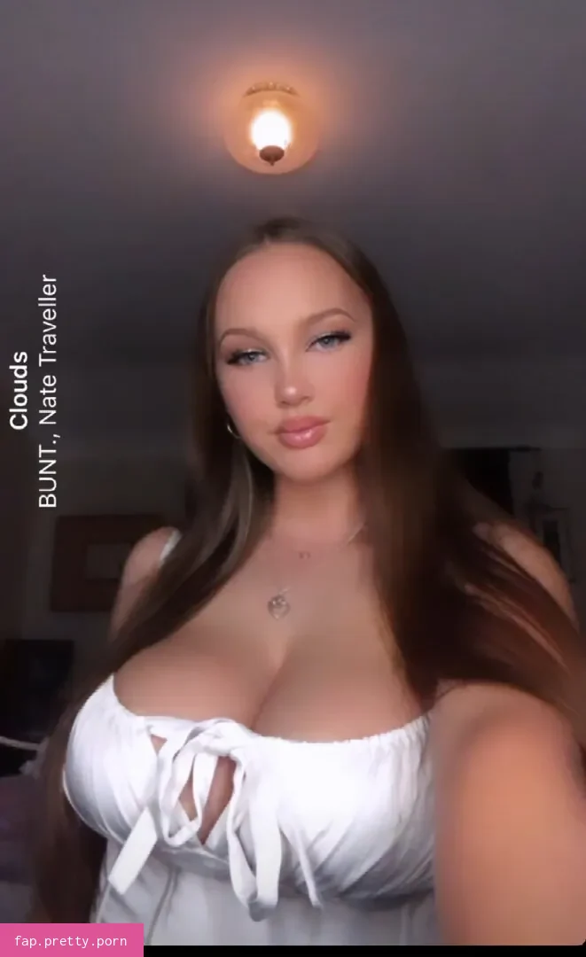 Ella B - Photo #28