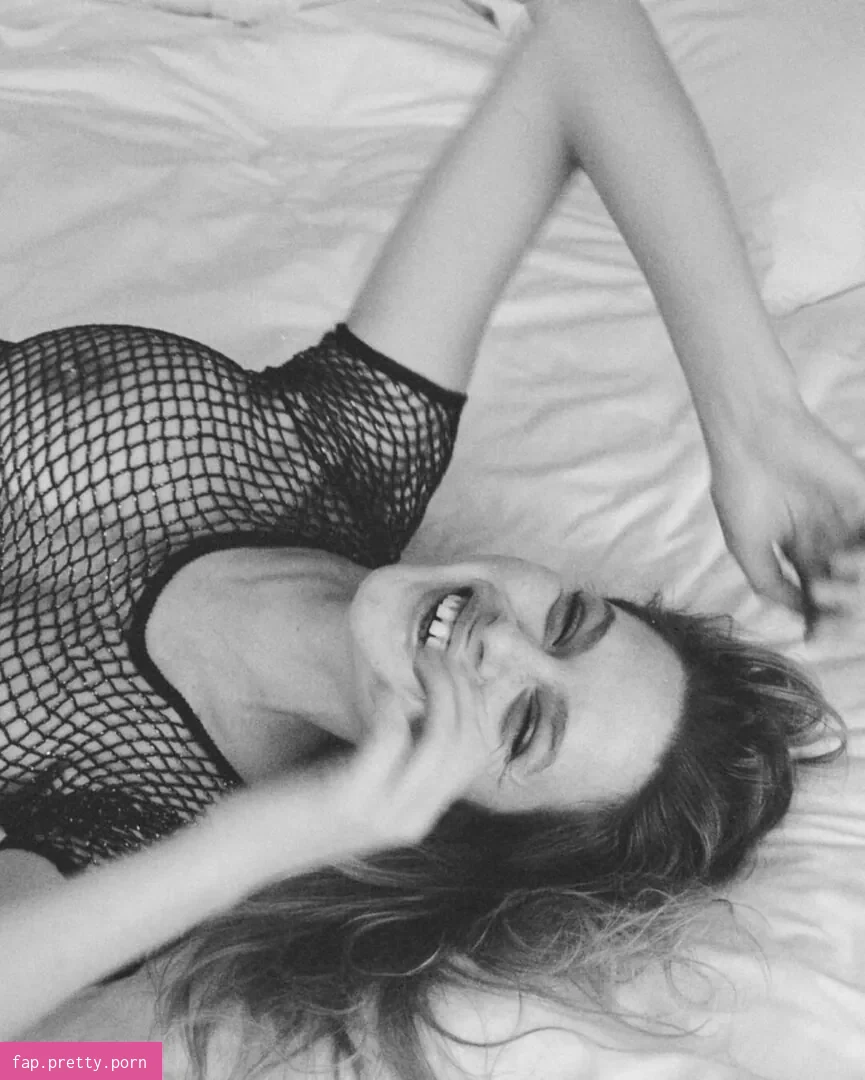 Elle Brittain - Photo #19