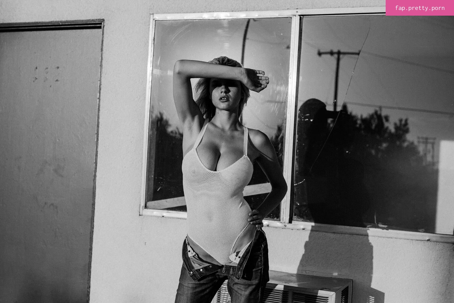 Elle Brittain - Photo #38