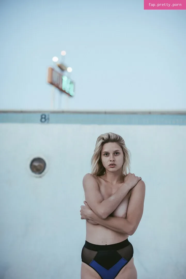 Elle Brittain - Photo #50