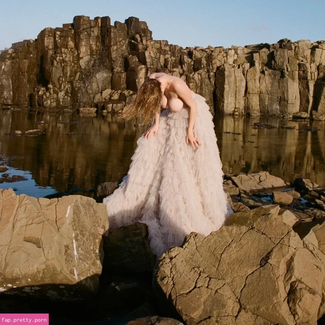 Elle Brittain - Photo #86