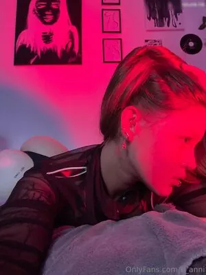 Elliecutiee / b_anni