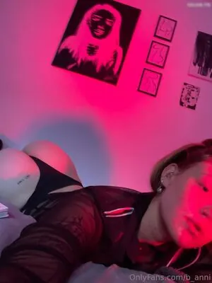 Elliecutiee / b_anni