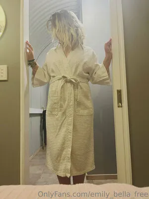 emily_bella_free