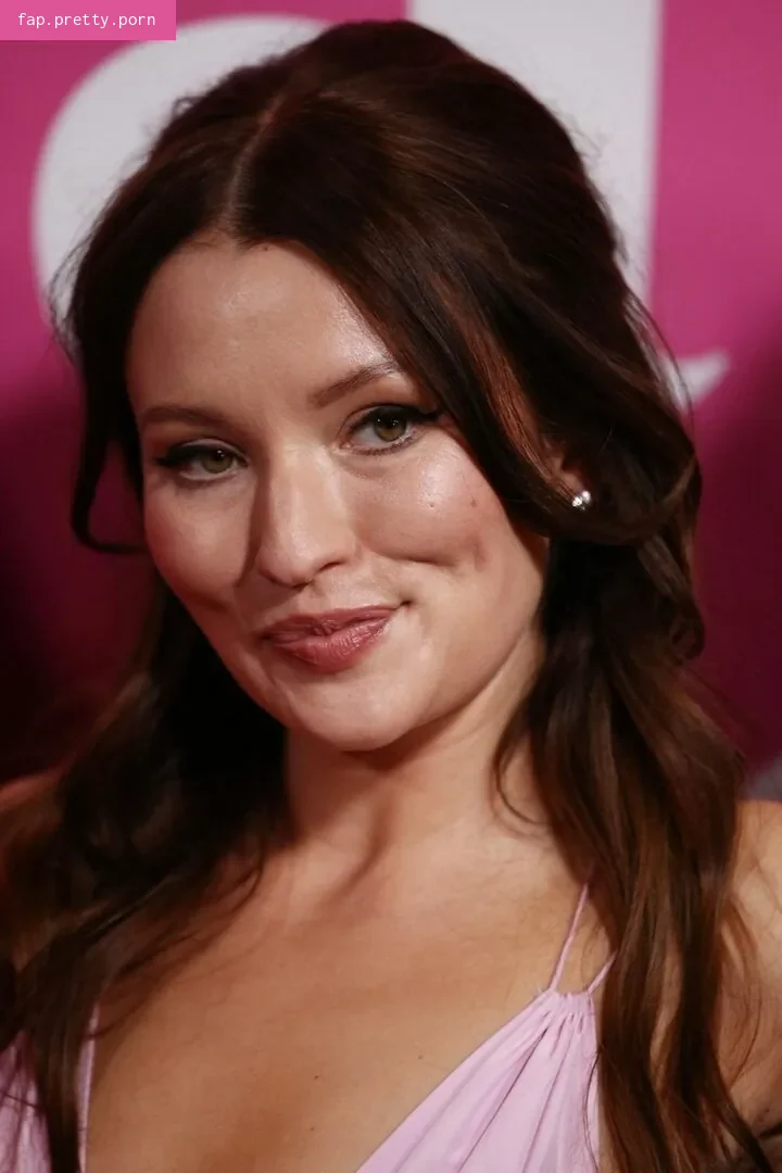 Emily Browning - Photo #68