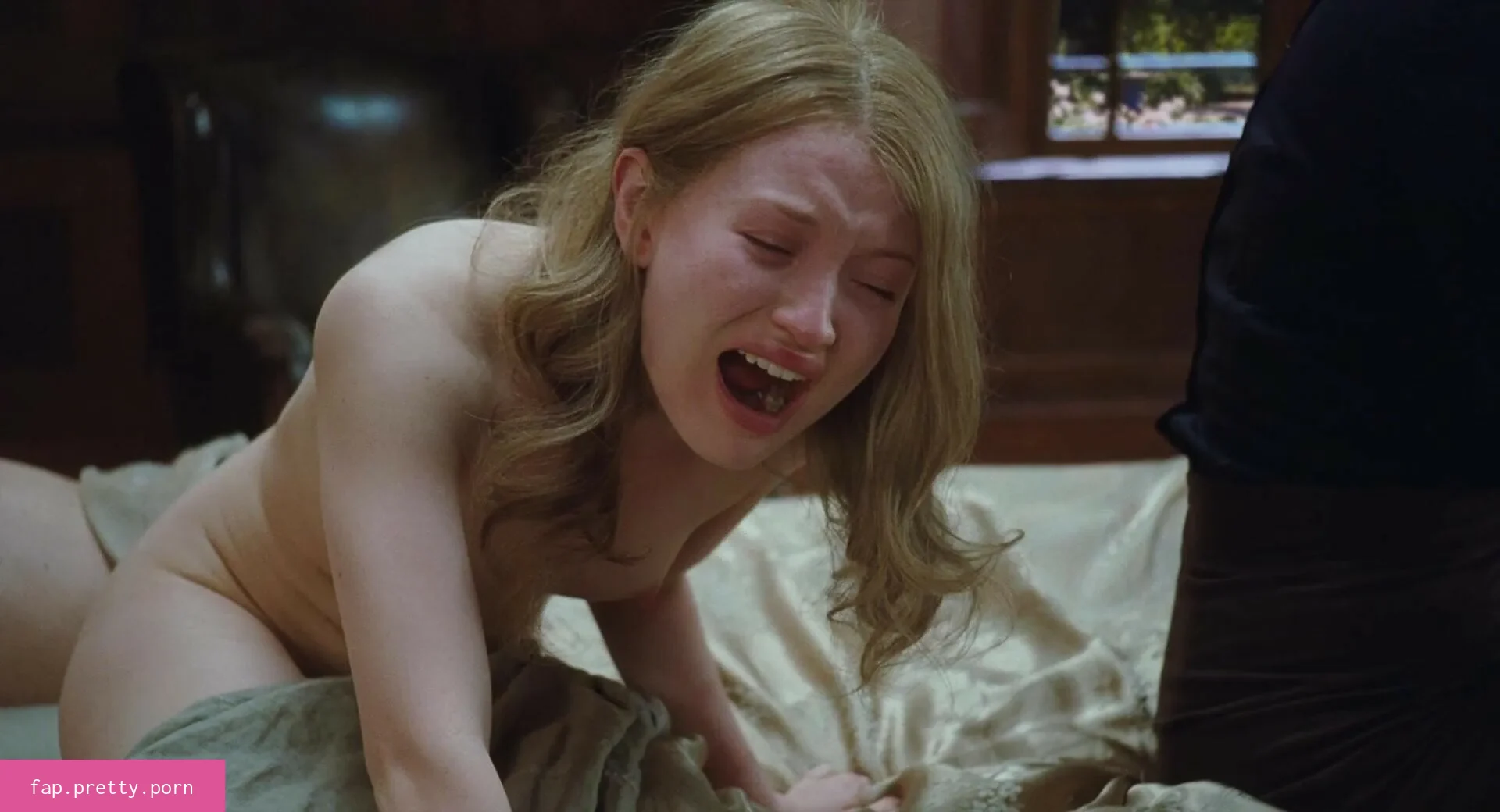 Emily Browning - Photo #28