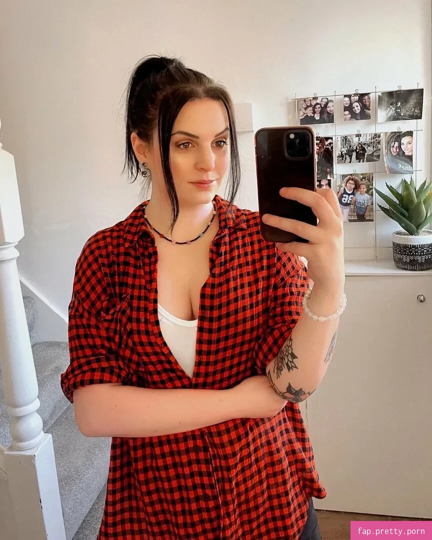 Emma Blackery - Photo #55