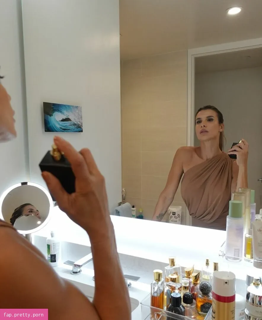 Elisabetta Canalis - Photo #01