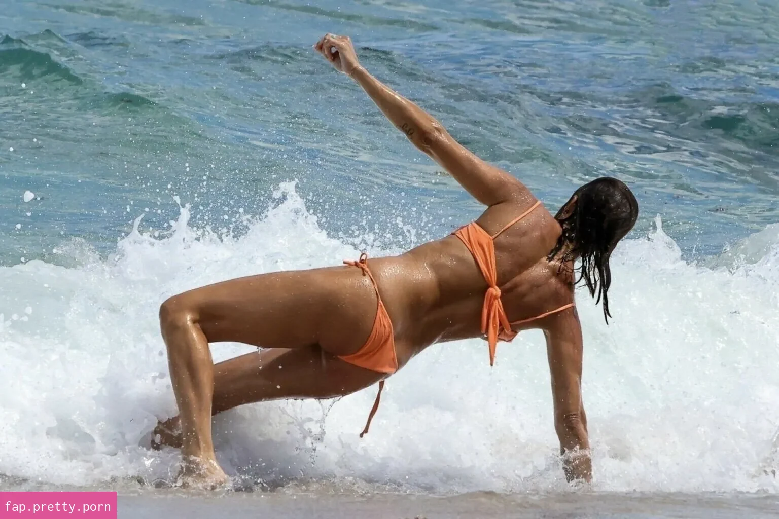 Elisabetta Canalis - Photo #00