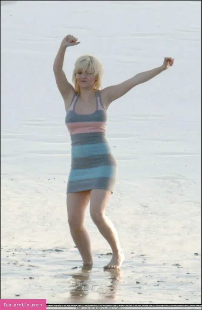 Elisha Cuthbert - Photo #83