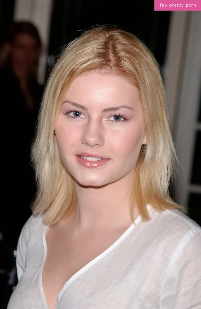 Elisha Cuthbert - Photo #05