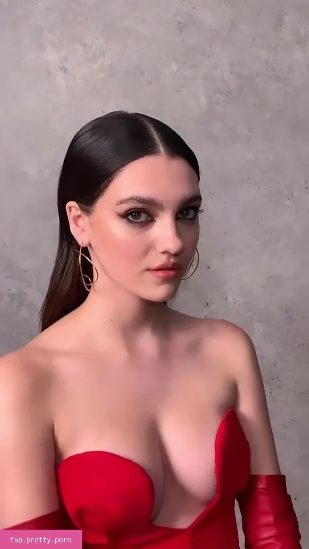 Emily Carey - Photo #11
