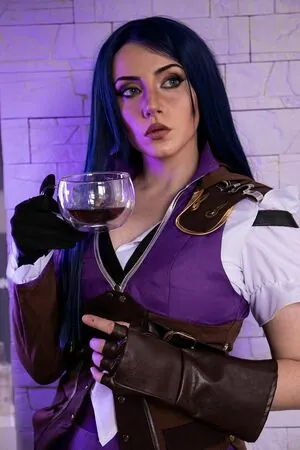 EzySummers Cosplay