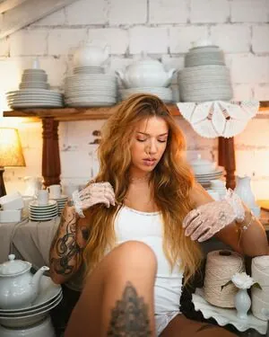 Elana Dara