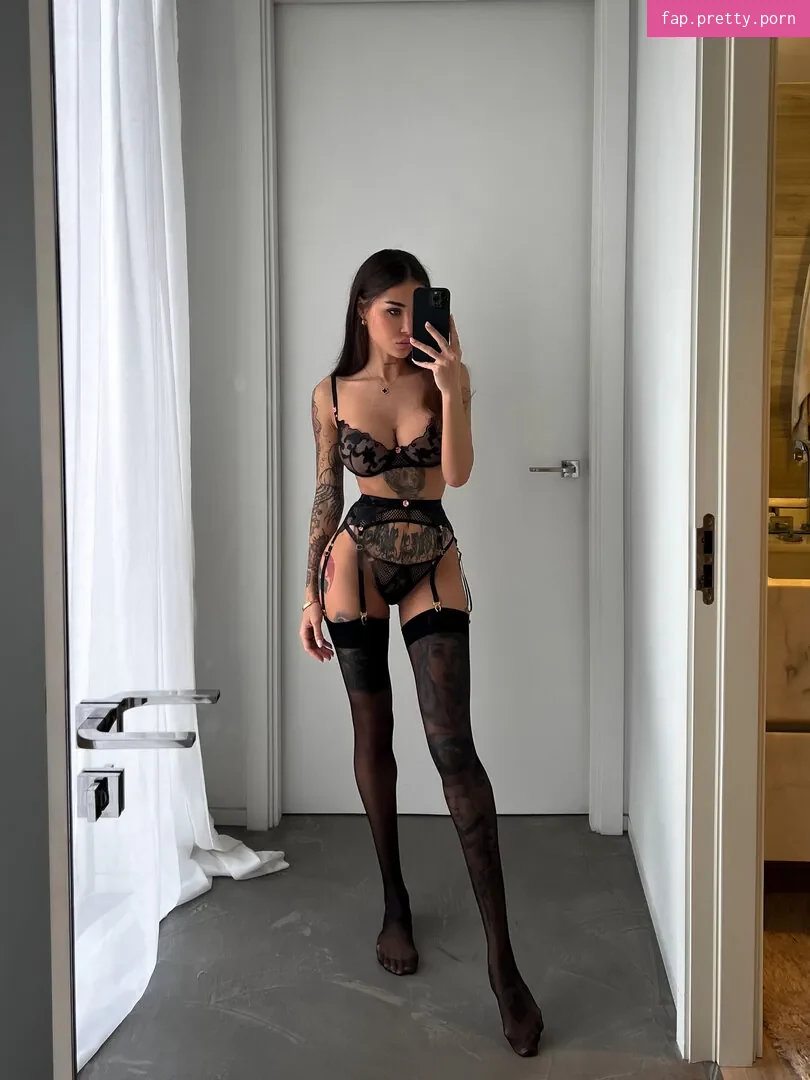 Elizabeth Definhy - Photo #57