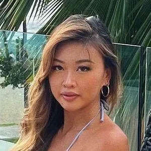 Elle Dang