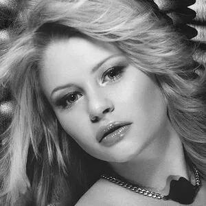 Emilie De Ravin