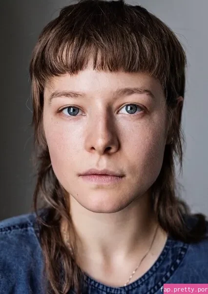 Emma D'arcy - Photo #07