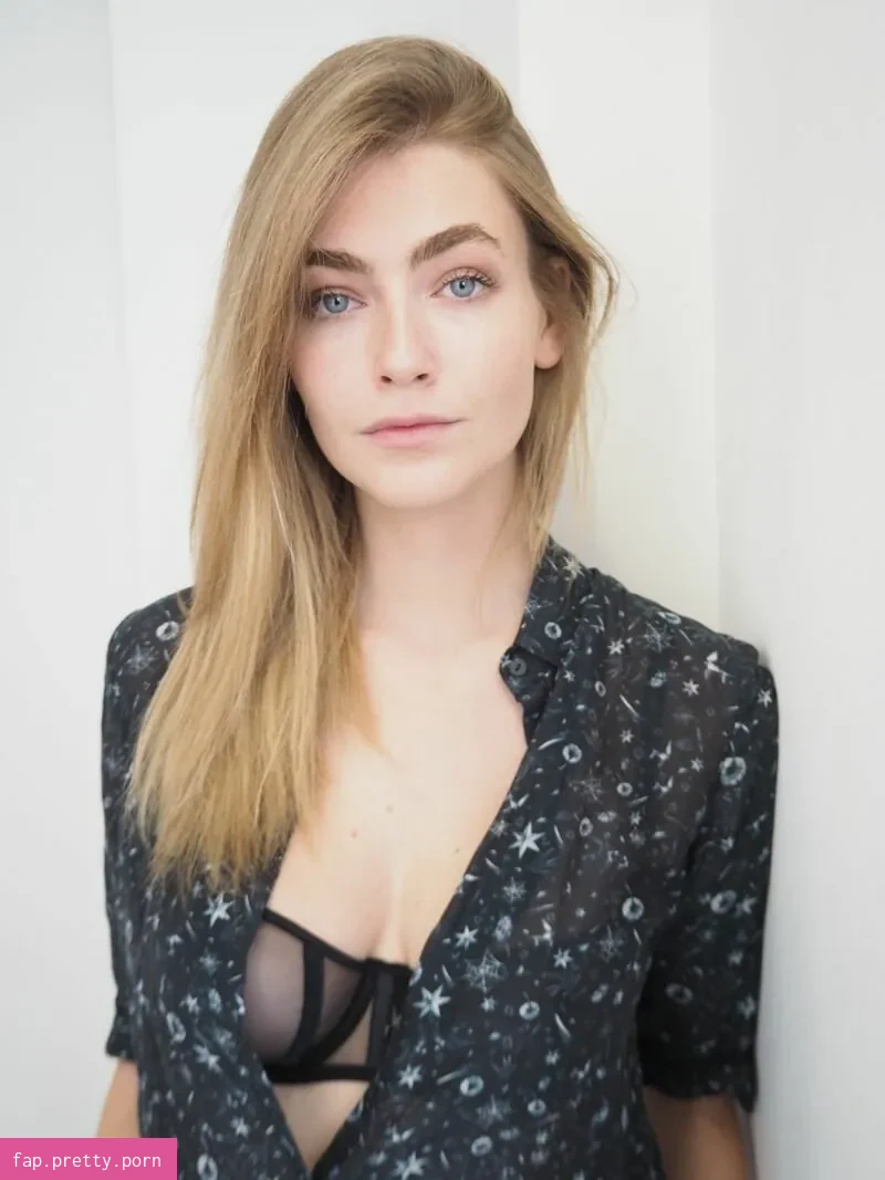 Eve Delf - Photo #08