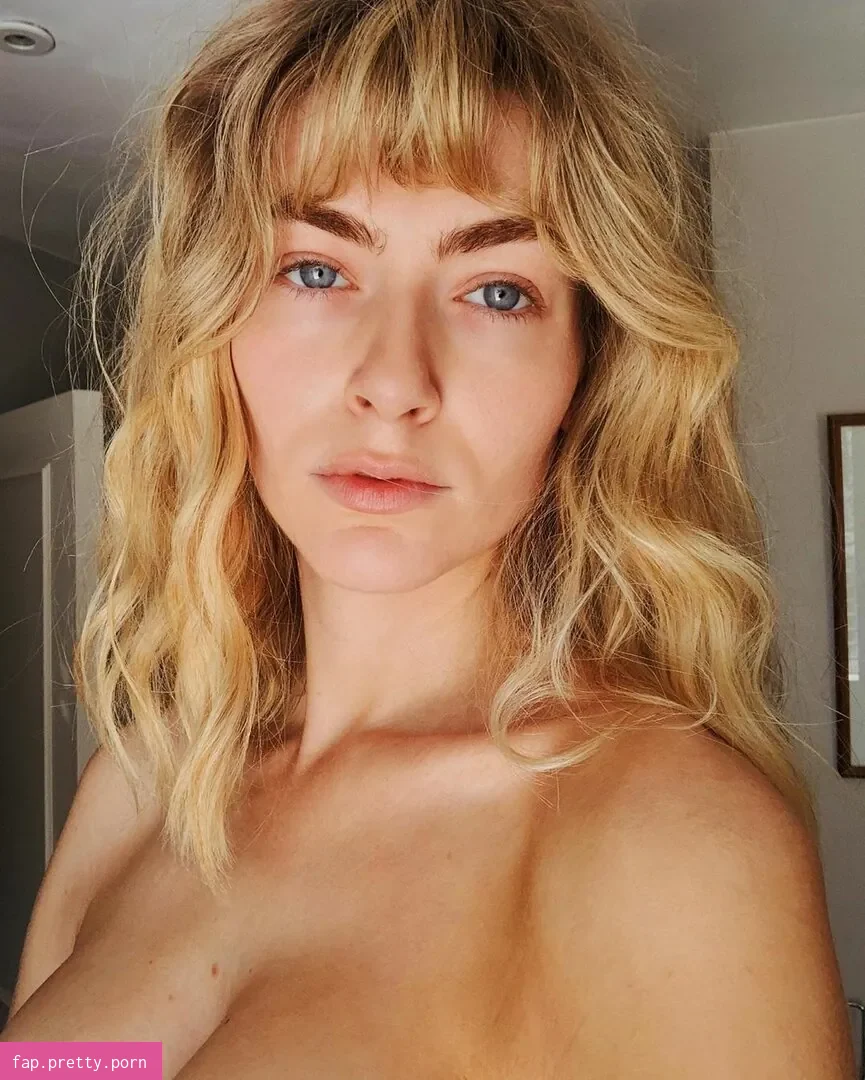 Eve Delf - Photo #13