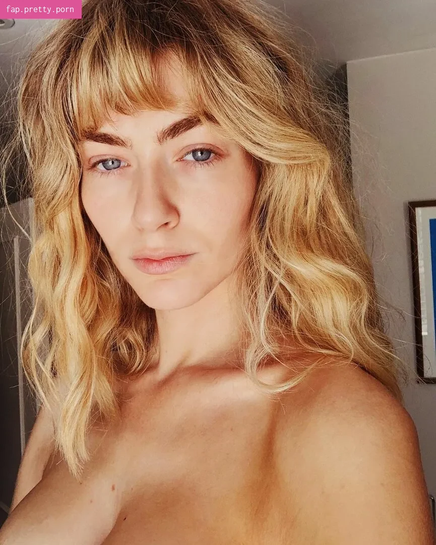 Eve Delf - Photo #18
