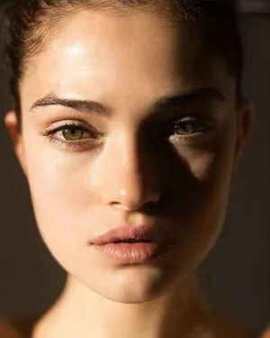 Eve Dumon