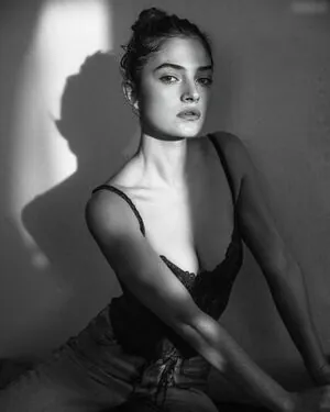 Eve Dumon content