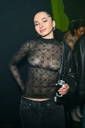 Ella Eyre