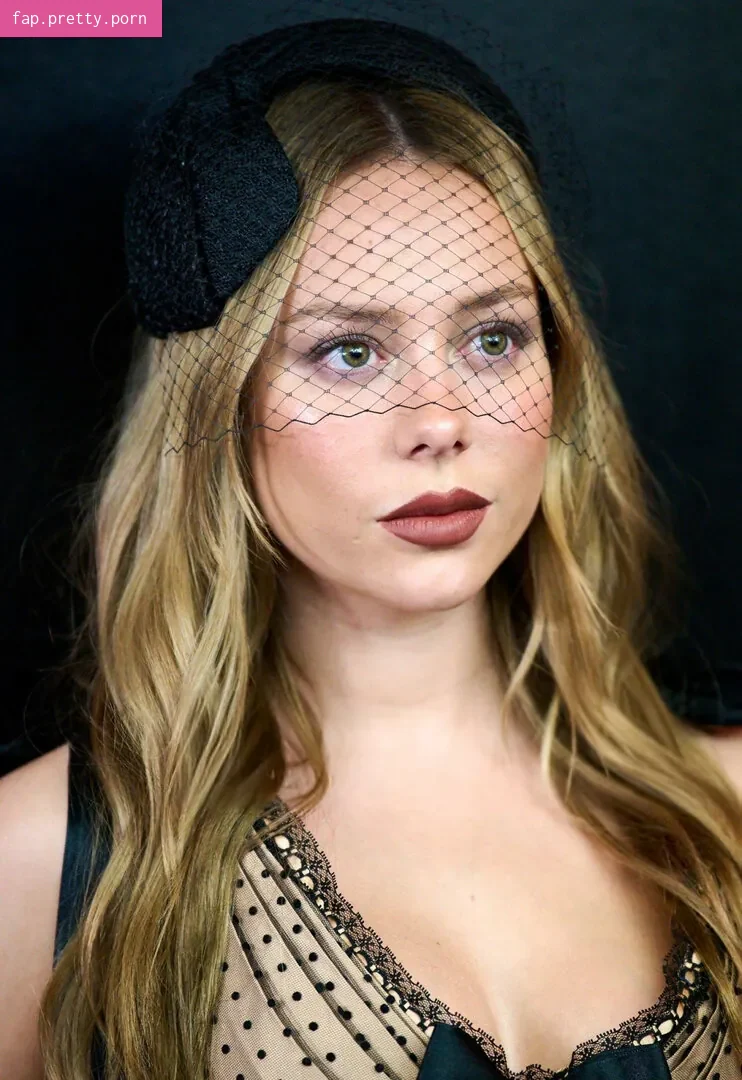 Ester Exposito - Photo #69